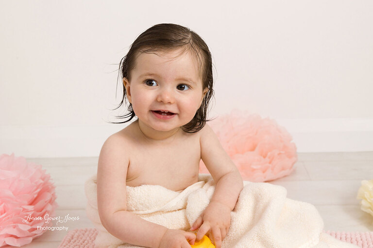 Annie Gower-Jones photography first birthday cake smash baby photoshoot Manchester Cheshire Altrincham Hale