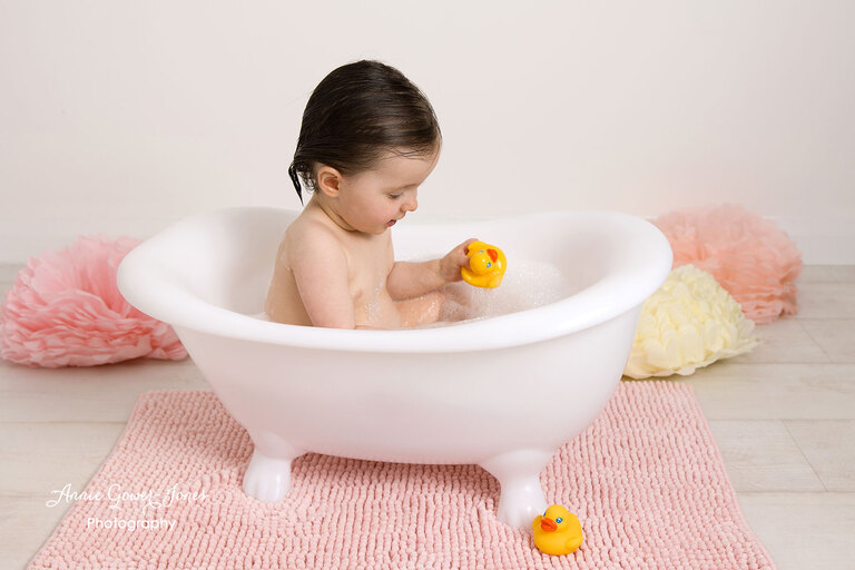 Annie Gower-Jones photography first birthday cake smash baby photoshoot Manchester Cheshire Altrincham Hale